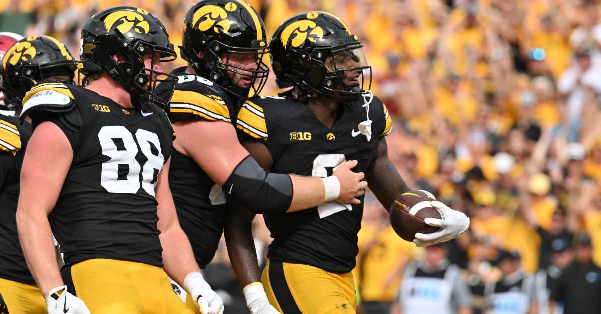 Washington vs Iowa Prediction, Game Preview, and Betting Lines