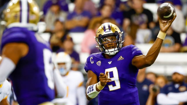 Are we sleeping on the Washington Huskies as a potential CFP team? 