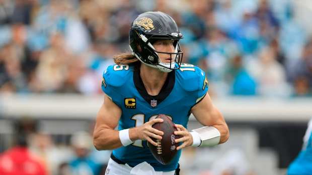 Jacksonville Jaguars quarterback Trevor Lawrence (16) looks to throw during the second quarter of an NFL football matchup at EverBank Stadium, Sunday, Jan. 4, 2026, in Jacksonville, Fla. The Jaguars defeated the Titans 41-7, capturing the AFC North title. [Corey Perrine/Florida Times-Union]