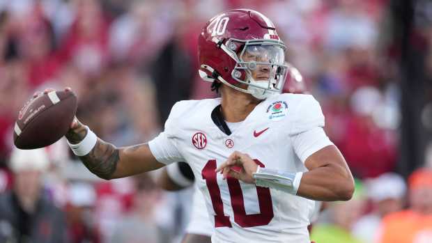 Jan 1, 2026; Pasadena, CA, USA; Alabama Crimson Tide quarterback Austin Mack (10) throws a pass against the Indiana Hoosiers in the second half of the 2026 Rose Bowl and quarterfinal game of the College Football Playoff at Rose Bowl Stadium. Mandatory Credit: Kirby Lee-Imagn Images