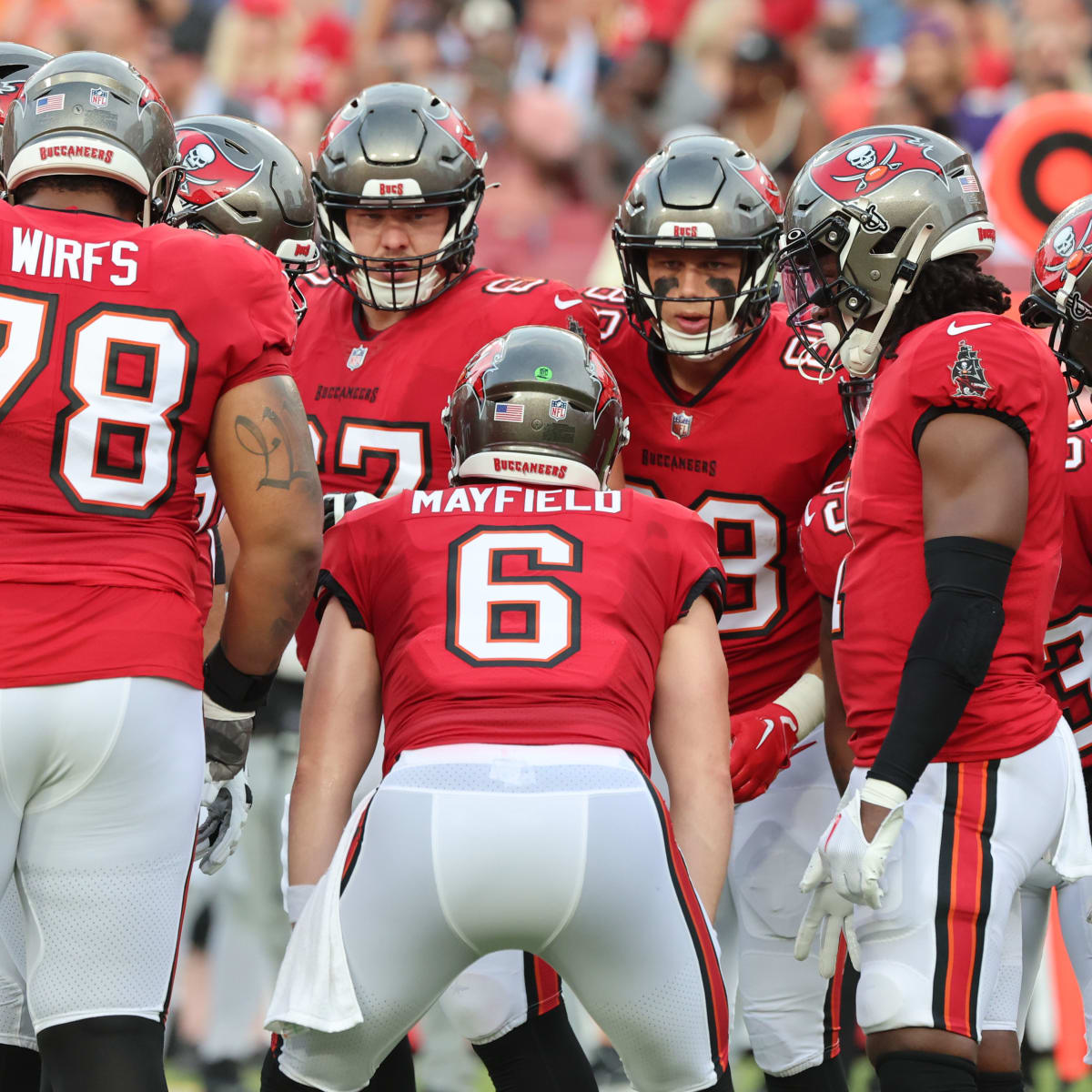 Experts Predict Who Will Win Between the Tampa Bay Buccaneers and