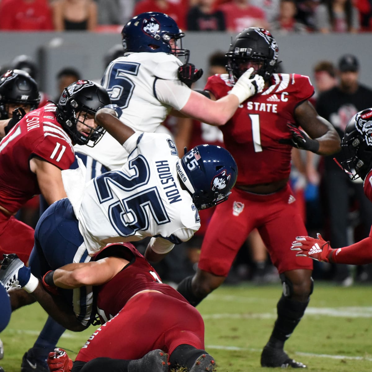 College Football Over/Under Picks: NC State vs UConn Best Bet