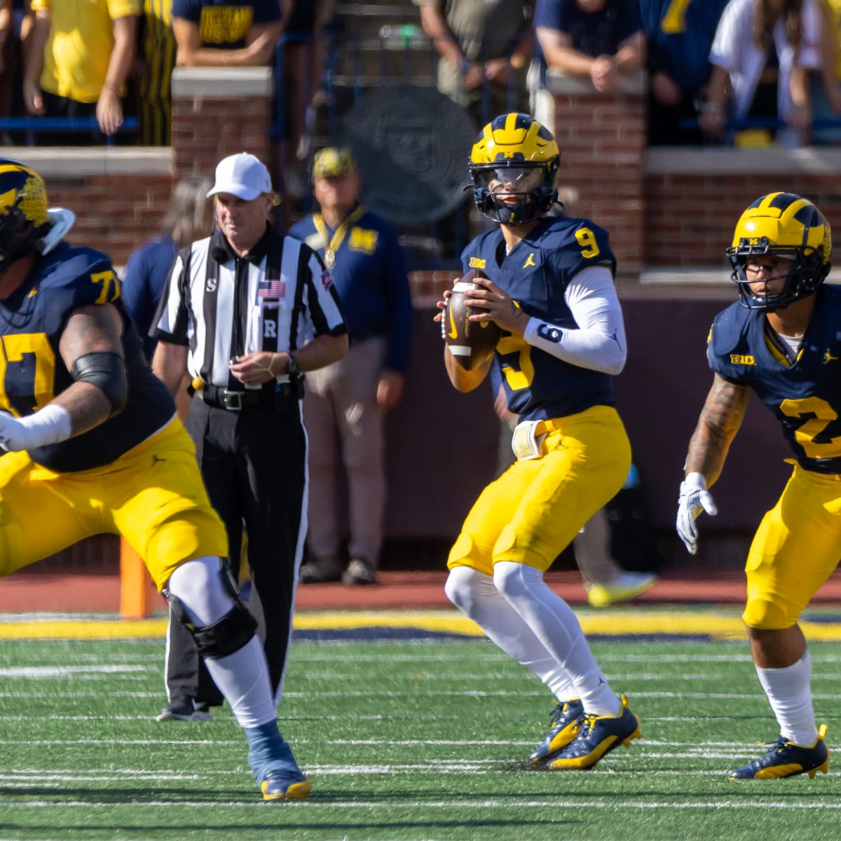 BGFM] Week 3 Preview: Falcons prepare for top five matchup in Ann Arbor :  r/BGSUFB