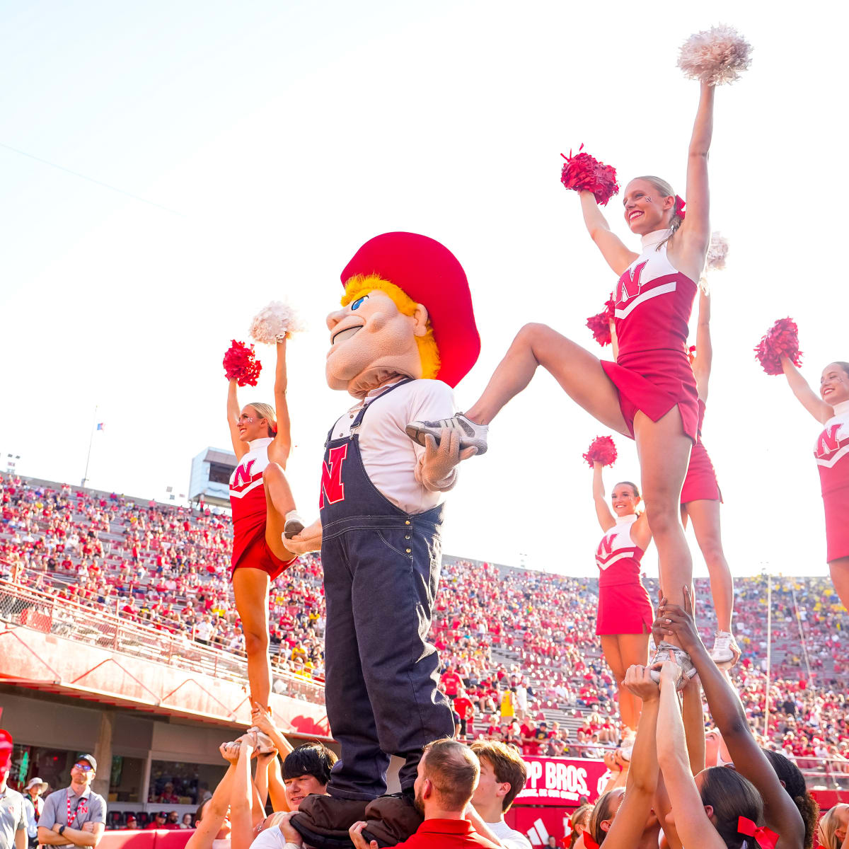 Game Week: at Illinois - University of Nebraska - Official