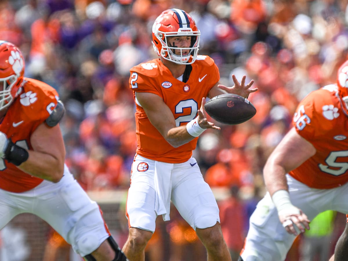 College Football Week 1 Predictions: Picks for UTSA-Houston, UNC-South  Carolina, Clemson-Duke and More