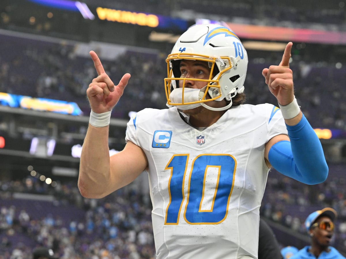 LA Chargers at Tennessee Preview, NFL Expert Picks Predictions