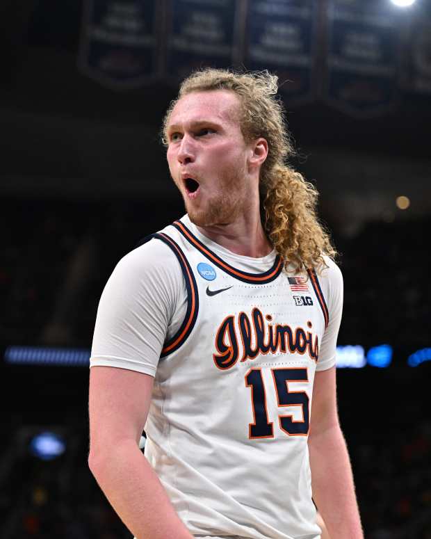 Mar 28, 2026; Houston, TX, USA; Illinois Fighting Illini forward Jake Davis (15) reacts in the second half against the Iowa Hawkeyes during an Elite Eight game of the South Regional of the men's 2026 NCAA Tournament at Toyota Center. Mandatory Credit: Maria Lysaker-Imagn Images