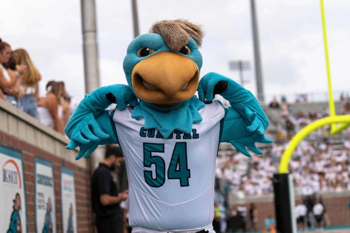 Coastal Carolina Vs. UTSA: Myrtle Beach Bowl Expert Predictions ...