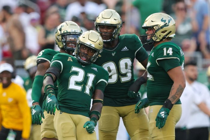 USF vs UConn Prediction Game Preview - College Football News | College ...
