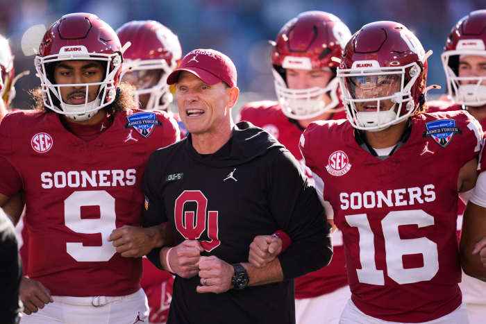 College Football'S Preseason Poll: The Biggest Winners And Losers! - dlww19j