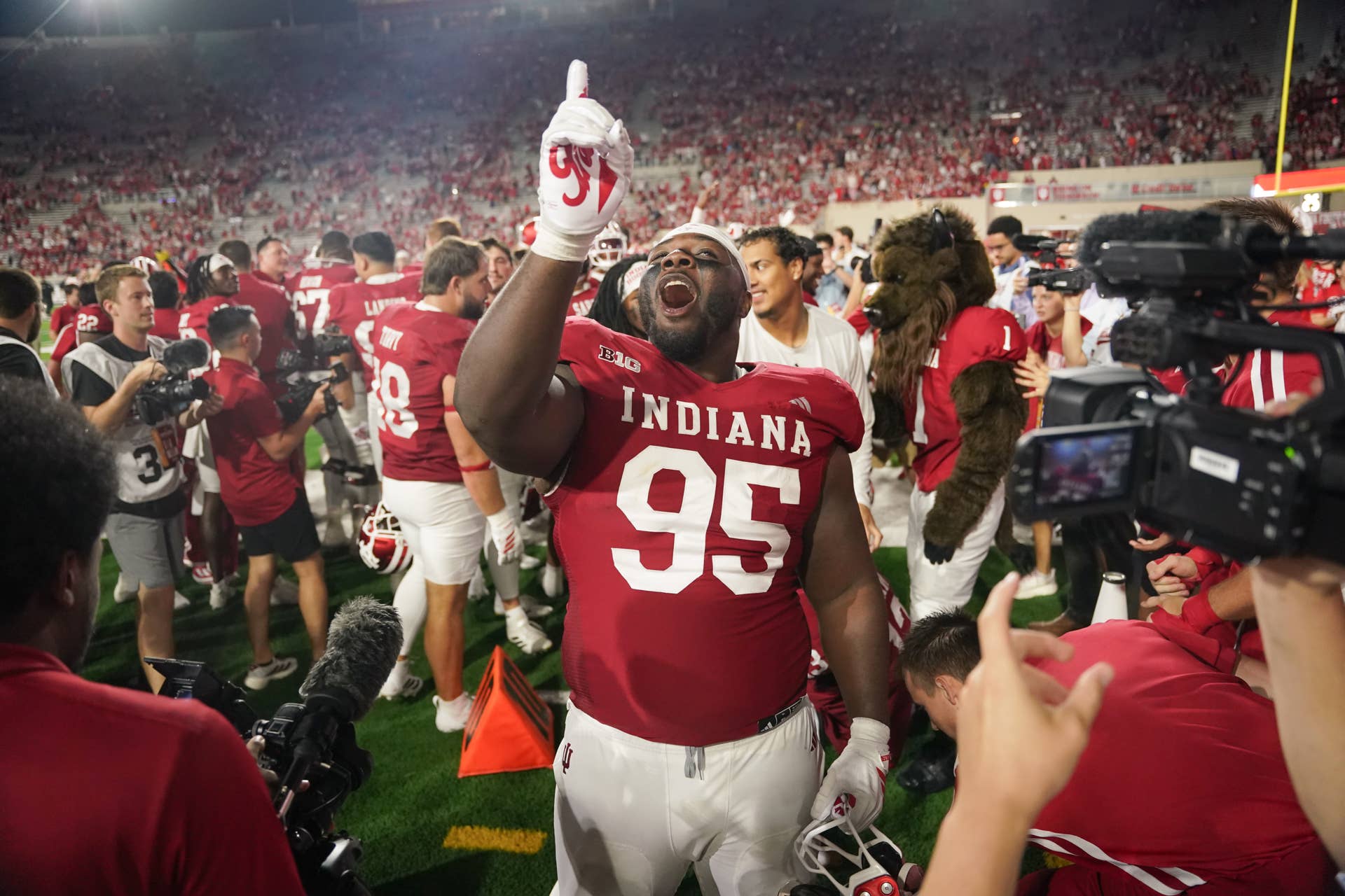 Indiana Defensive Line Indiana vs Iowa Prediction, Preview, Betting Lines: College Football ...