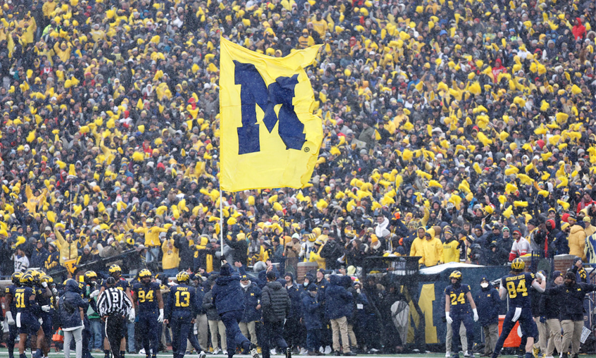 Michigan Wolverines Football Preview Excerpt: U-M Set Stage For