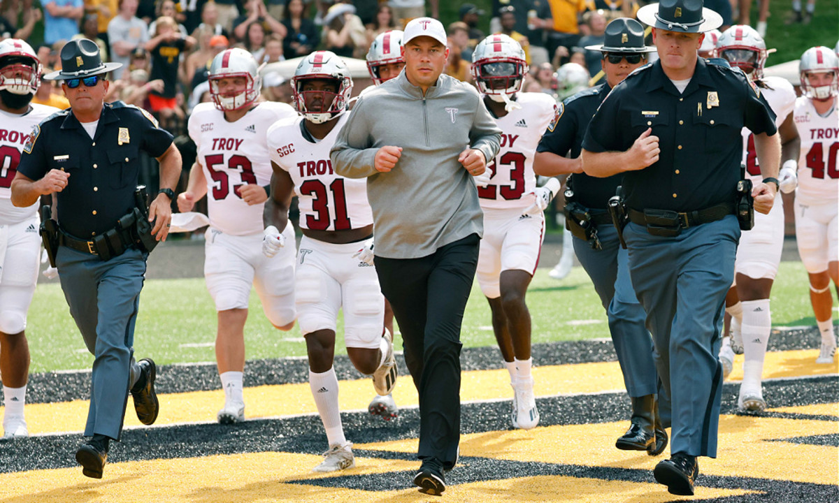 Troy vs WKU Prediction, Game Preview - College Football News | College