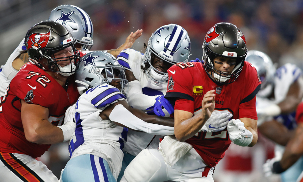 NFL Wild Card: Cowboys vs. Bucs spread pick & injury report for