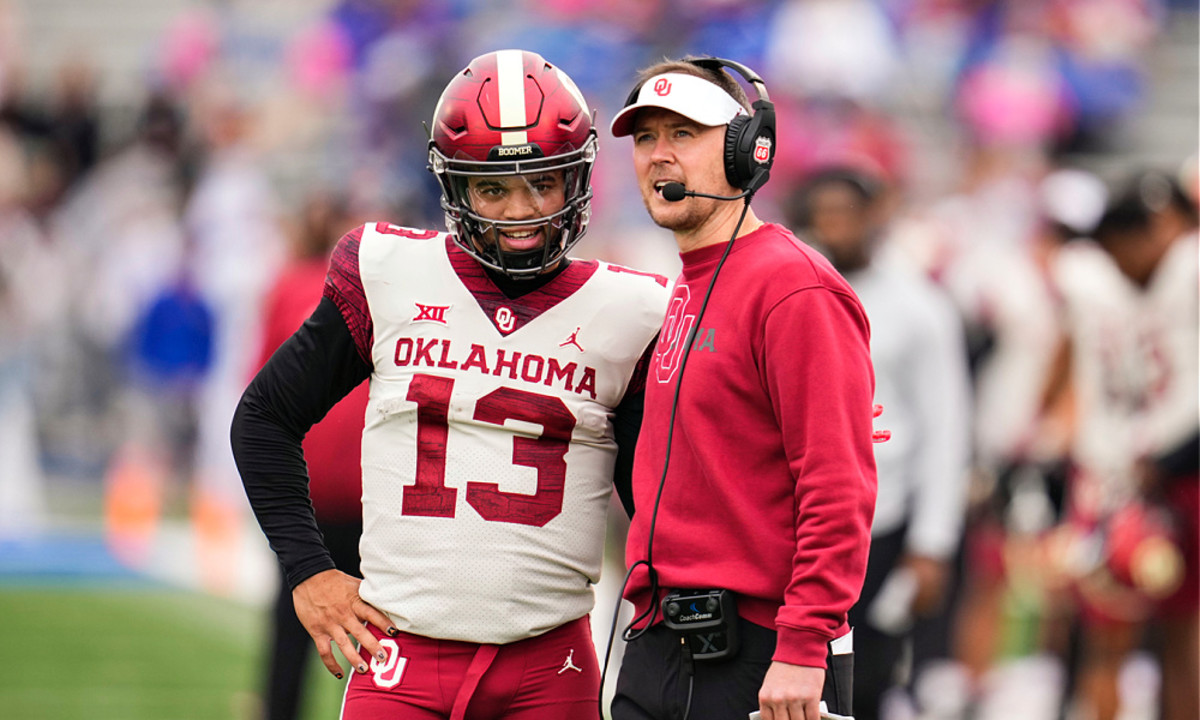 2022 COLLEGE FOOTBALL TRANSFER PORTAL NEWS visual data 2