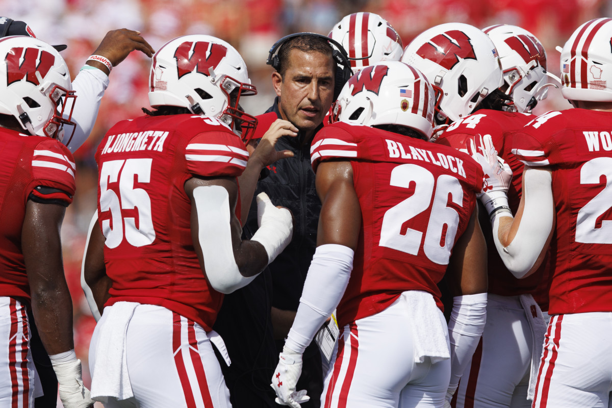 Wisconsin Game Saturday: Wisconsin vs. Iowa Prediction, Odds