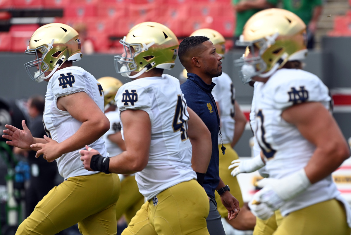 Central Michigan Vs Notre Dame Experts Picks, Predictions, Week 3 ...