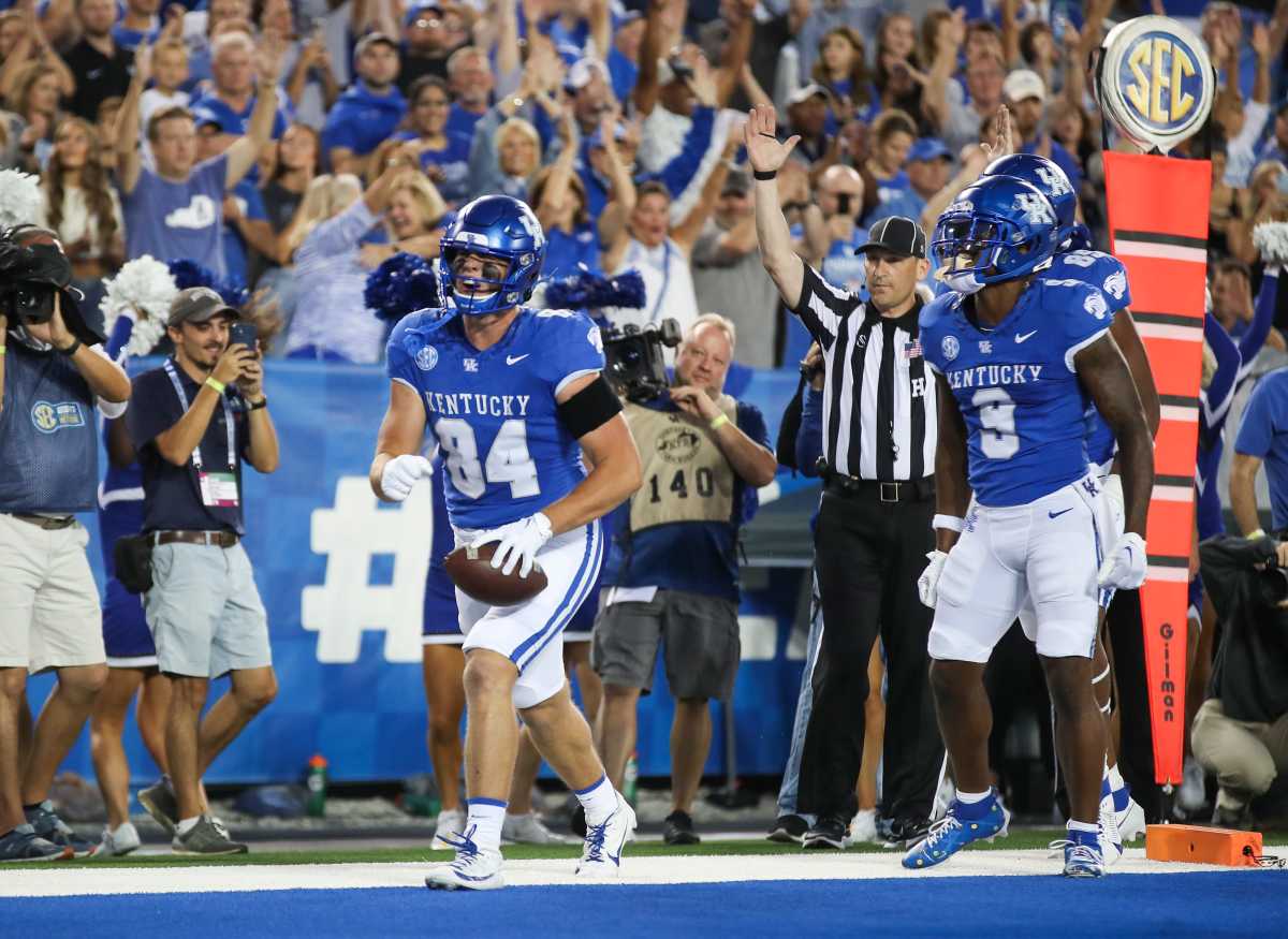 Kentucky Wildcats start SEC football play at Vanderbilt