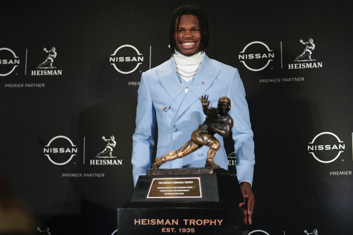 Travis Hunter Wins 2024 Heisman Trophy A Historic AllAround Talent